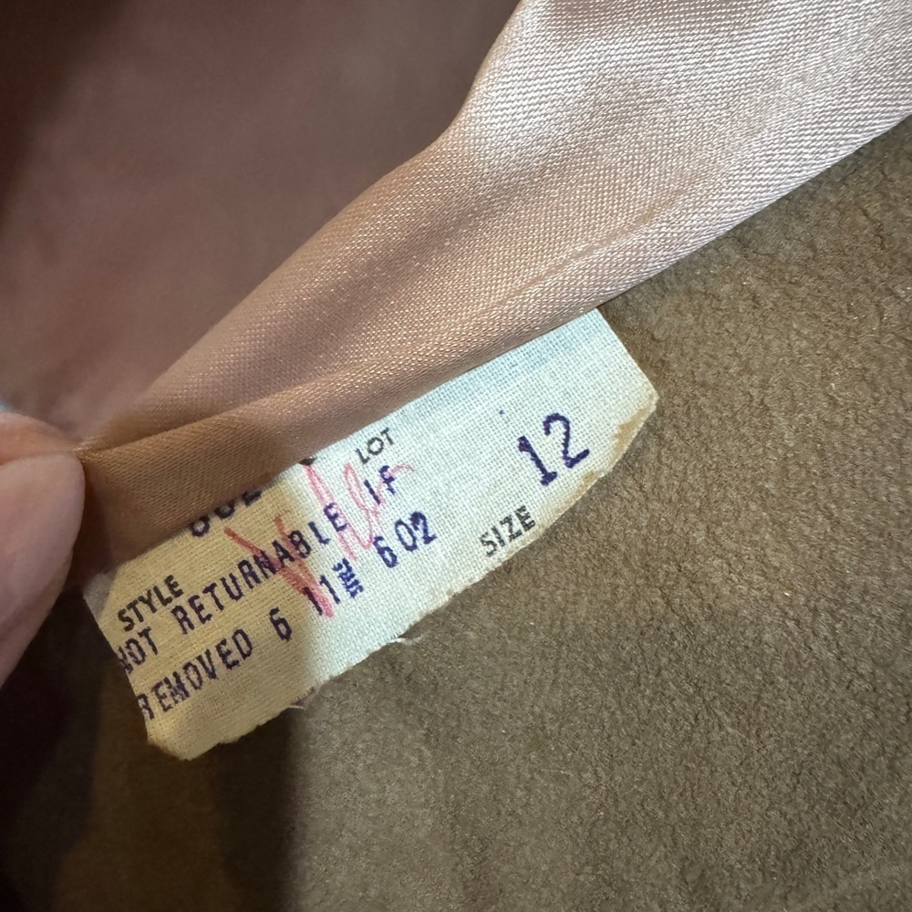 Luxurious Tan Gaux Fur Coat by Grandella| Vintage| Sportowne| - Picture 5 of 7